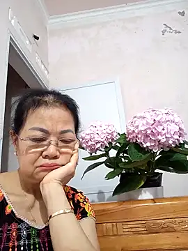 Snapshot of Hotestlove chatting on 04.19.26 Hotestlove online show from 04.19.26