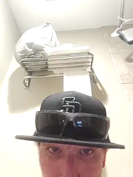 Snapshot of Crackkers chatting on 12.23.24 Crackkers online show from 12.23.24