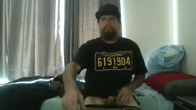 Snapshot of Crackkers chatting on 02.17.25 Crackkers online show from 02.17.25