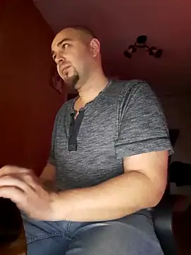 Foxyshaved online show from 02.12.25