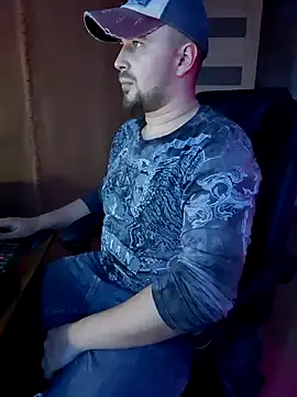 Foxyshaved online show from 02.18.25