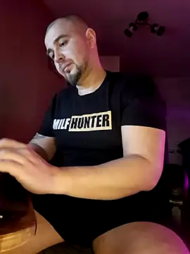 Foxyshaved online show from 02.20.25