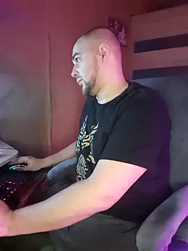 Foxyshaved online show from 03.04.25