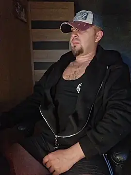 Foxyshaved online show from 10.04.25