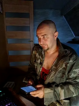 Snapshot of Foxyshaved chatting on 05.16.26 Foxyshaved online show from 05.16.26