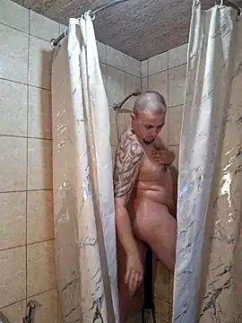 Snapshot of Foxyshaved chatting on 05.19.26 Foxyshaved online show from 05.19.26