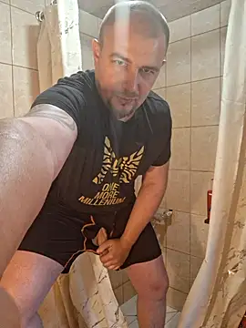 Snapshot of Foxyshaved chatting on 05.27.26 Foxyshaved online show from 05.27.26