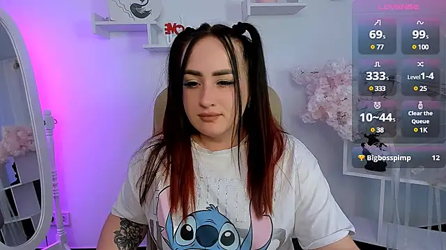 Snapshot of Nika__XXX chatting on 02.14.25 Nika XXX online show from 02.14.25