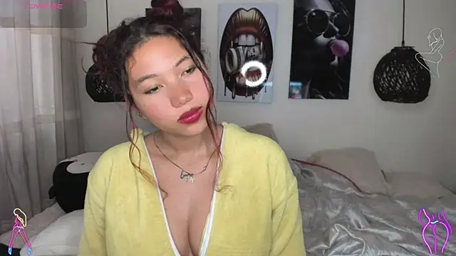 kyliejenner hot online show from 02.16.25