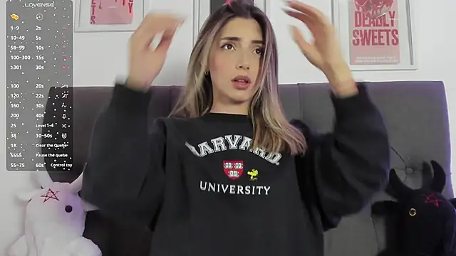 Snapshot of IsadoraGalle_ chatting on 02.20.26 IsadoraGalle online show from 02.20.26