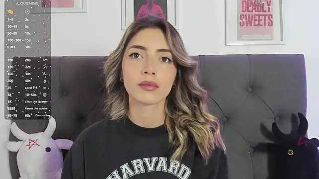 Snapshot of IsadoraGalle_ chatting on 02.25.26 IsadoraGalle online show from 02.25.26