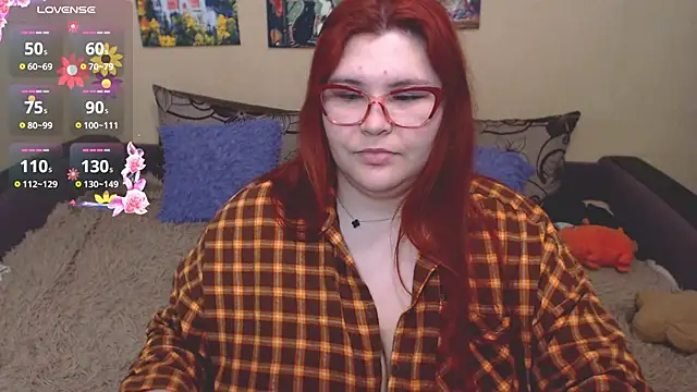 Snapshot of JuliaKeln chatting on 03.31.26 JuliaKeln online show from 03.31.26