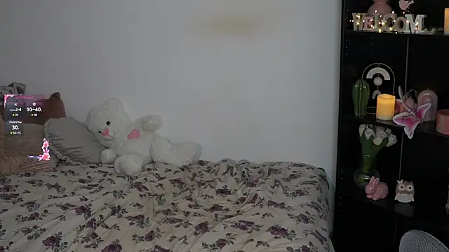 Snapshot of Nicolette__Shea_ chatting on 12.06.24 Nicolette Shea online show from 12.06.24