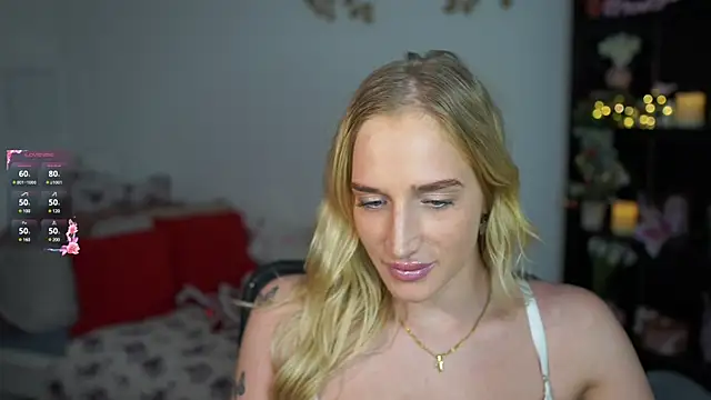 Snapshot of Nicolette__Shea_ chatting on 12.29.24 Nicolette Shea online show from 12.29.24