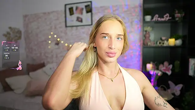 Snapshot of Nicolette__Shea_ chatting on 03.07.25 Nicolette Shea online show from 03.07.25