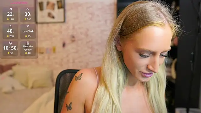 Snapshot of Nicolette__Shea_ chatting on 09.12.25 Nicolette Shea online show from 09.12.25