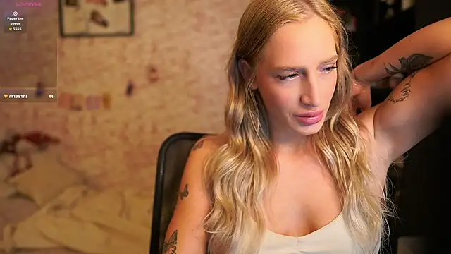 Snapshot of Nicolette__Shea_ chatting on 01.10.26 Nicolette Shea online show from 01.10.26