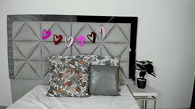 nina pons online show from 02.17.25