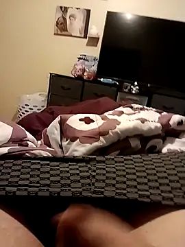 Snapshot of guy454518 chatting on 10.27.25 guy454518 online show from 10.27.25