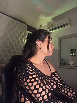 Snapshot of ZarahEvans chatting on 06.30.26 ZarahEvans online show from 06.30.26