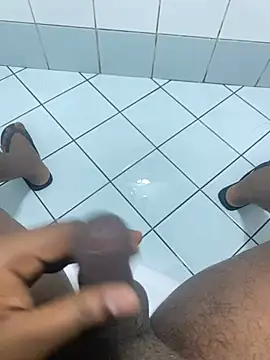 Snapshot of SLhotman chatting on 03.21.25 SLhotman online show from 03.21.25