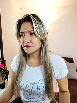 valeriahunter1 online show from 03.18.25