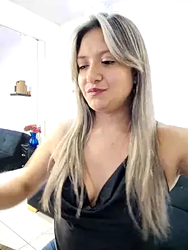 Snapshot of valeriahunter1 chatting on 02.27.26 valeriahunter1 online show from 02.27.26