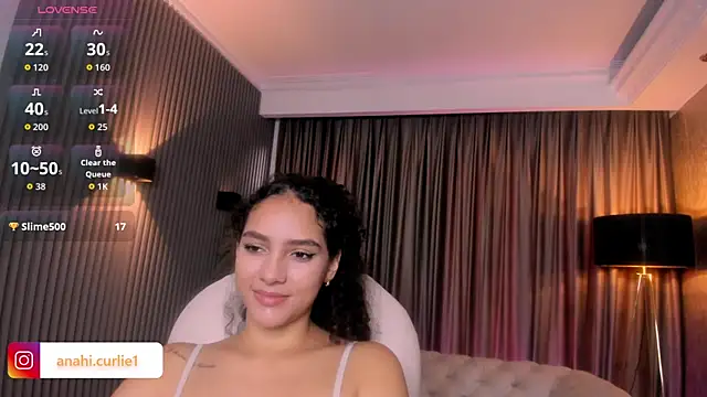 Snapshot of anahi_curlie1 chatting on 06.05.26 anahi curlie1 online show from 06.05.26