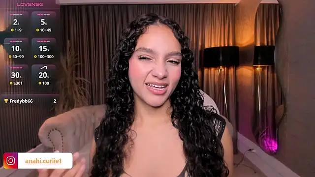 Snapshot of anahi_curlie1 chatting on 06.08.26 anahi curlie1 online show from 06.08.26
