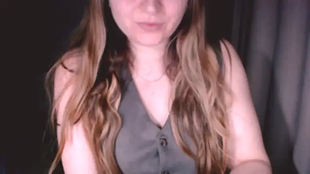 Snapshot of fiona_cute_2 chatting on 04.20.26 fiona cute 2 online show from 04.20.26