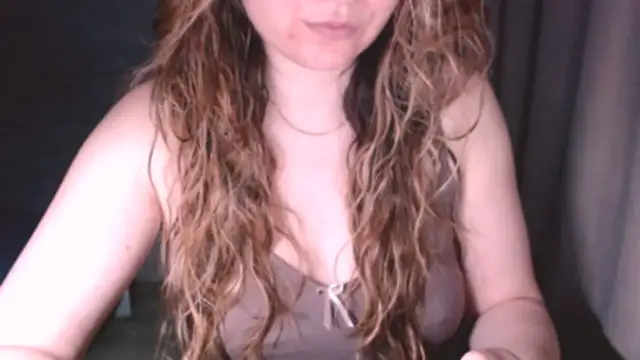 Snapshot of fiona_cute_2 chatting on 05.04.26 fiona cute 2 online show from 05.04.26