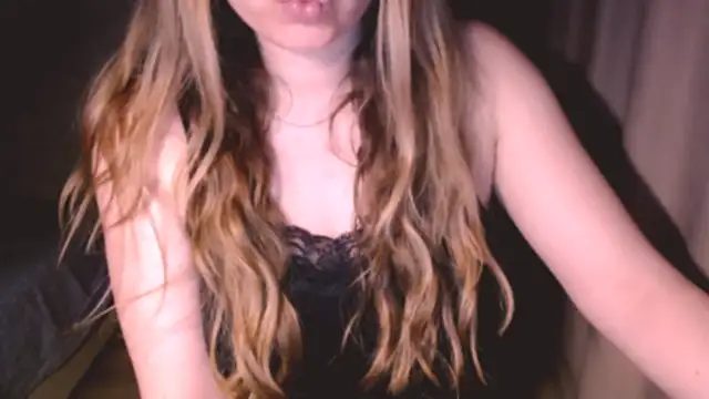 Snapshot of fiona_cute_2 chatting on 05.24.26 fiona cute 2 online show from 05.24.26