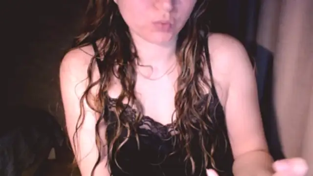 Snapshot of fiona_cute_2 chatting on 05.25.26 fiona cute 2 online show from 05.25.26