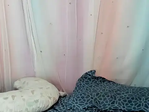 Snapshot of aliissa_more chatting on 04.18.26 aliissa more online show from 04.18.26