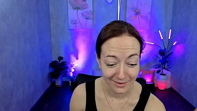 Snapshot of kimberlyray777 chatting on 02.04.25 kimberlyray777 online show from 02.04.25
