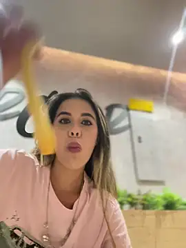 Emilia Bakerr online show from 02.04.25