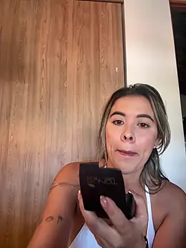 Snapshot of Emilia_Bakerr chatting on 07.17.26 Emilia Bakerr online show from 07.17.26