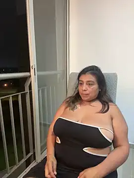 MrsFoucher online show from 03.06.25