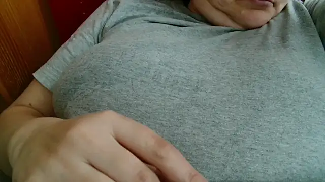Snapshot of Lucinka1 chatting on 03.20.26 Lucinka1 online show from 03.20.26