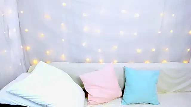 Lily Daviss online show from 12.17.25