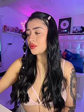 lucianaroy online show from 04.11.26