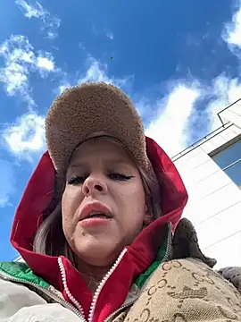 LikaCat online show from 03.22.25