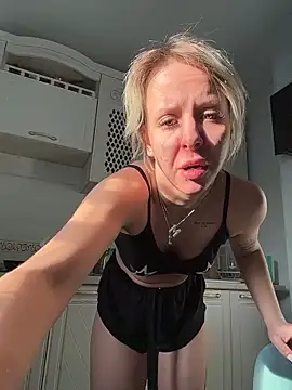 Snapshot of LikaCat chatting on 02.06.26 LikaCat online show from 02.06.26