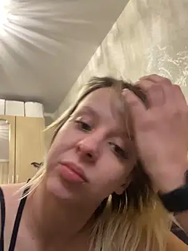 Snapshot of LikaCat chatting on 02.12.26 LikaCat online show from 02.12.26