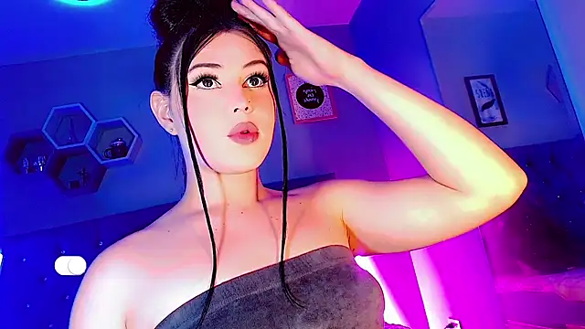 Snapshot of Ashlycuute chatting on 12.17.24 Ashlycuute online show from 12.17.24