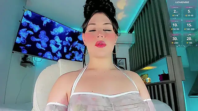 Snapshot of Ashlycuute chatting on 09.13.25 Ashlycuute online show from 09.13.25
