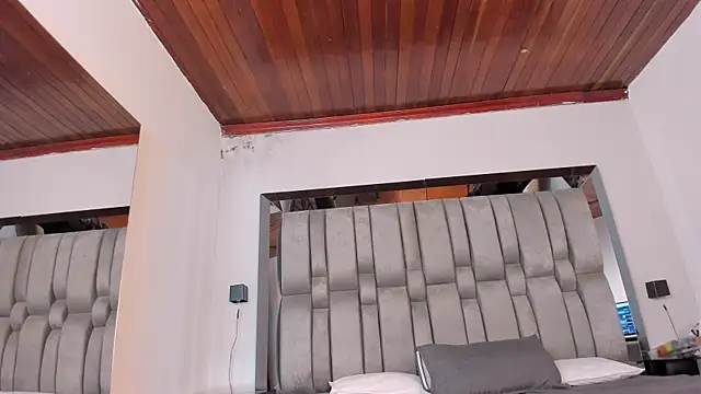 NikkySmiith online show from 12.20.25