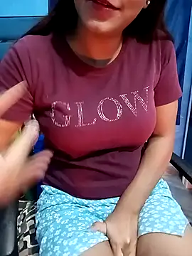Snapshot of Gulabo-jaan chatting on 12.23.24 Gulabo-jaan online show from 12.23.24