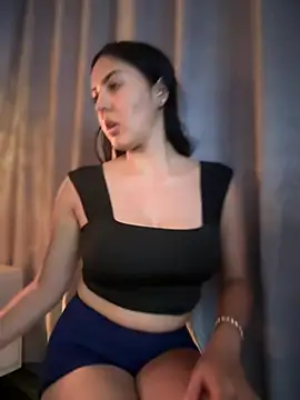 Snapshot of MarianaBenz chatting on 01.27.25 MarianaBenz online show from 01.27.25