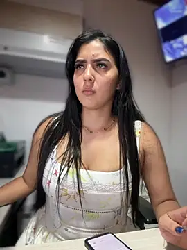 Snapshot of MarianaBenz chatting on 11.09.25 MarianaBenz online show from 11.09.25